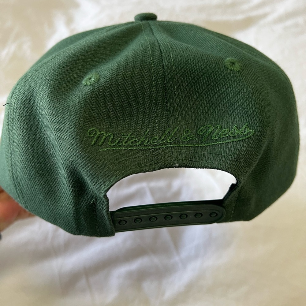 Mitchell & Ness Milwaukee Bucks Shark Bite NBA Snapback Adjustable Hat Cap - Picture 4 of 5